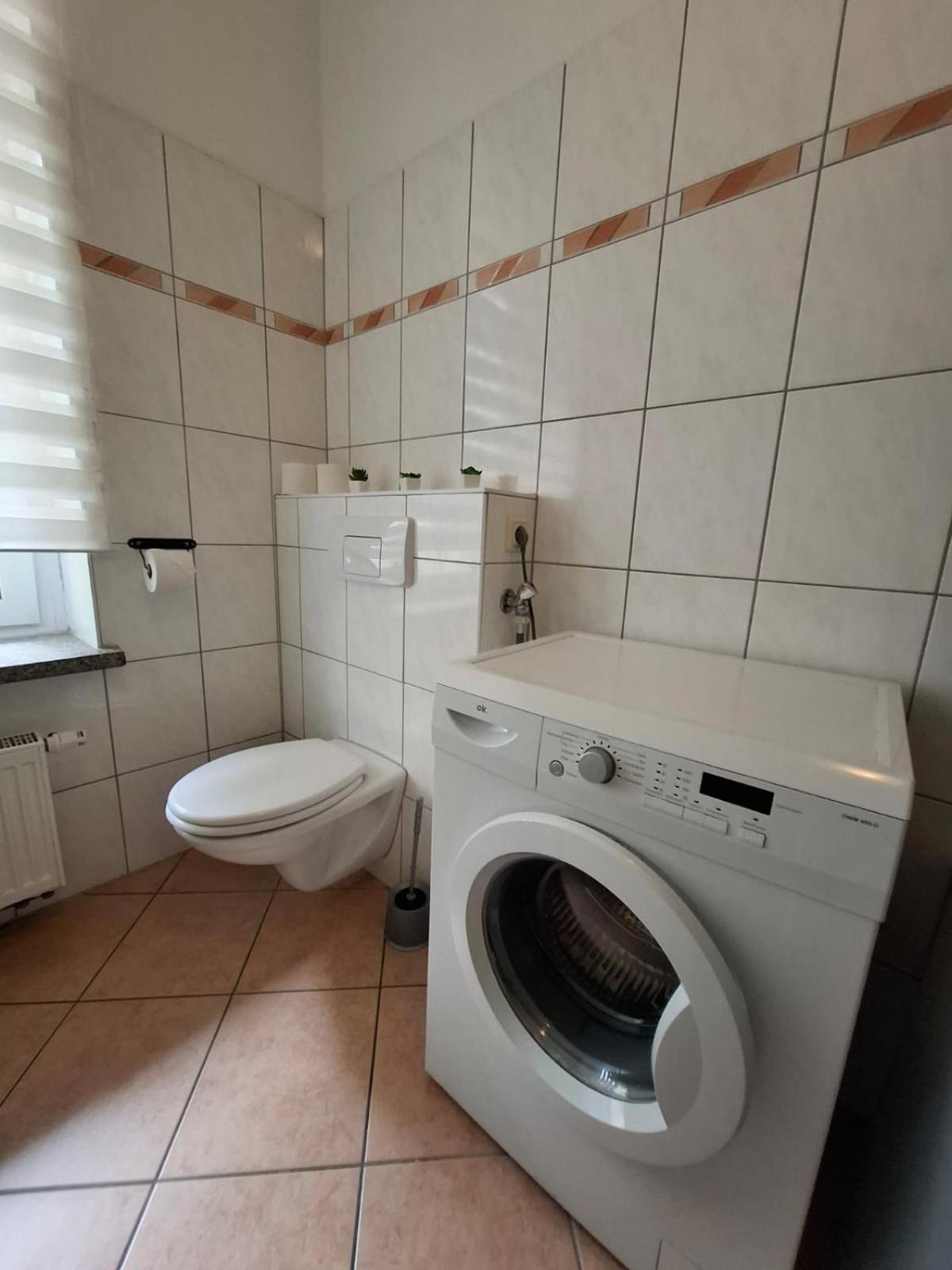 Altbauwohnung Direkt An Der Karli Mit Balkon - Netflix Inklusive Leipzig Buitenkant foto