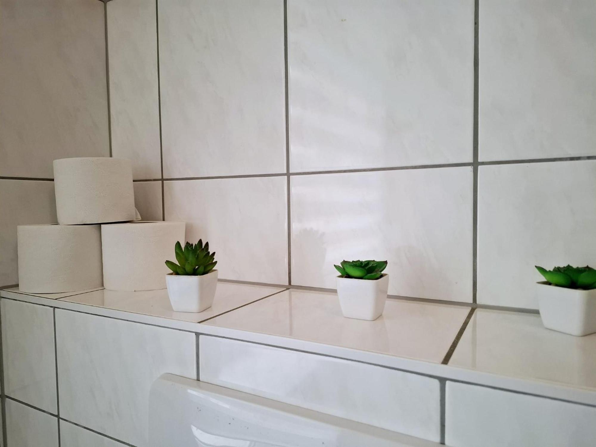 Altbauwohnung Direkt An Der Karli Mit Balkon - Netflix Inklusive Leipzig Buitenkant foto