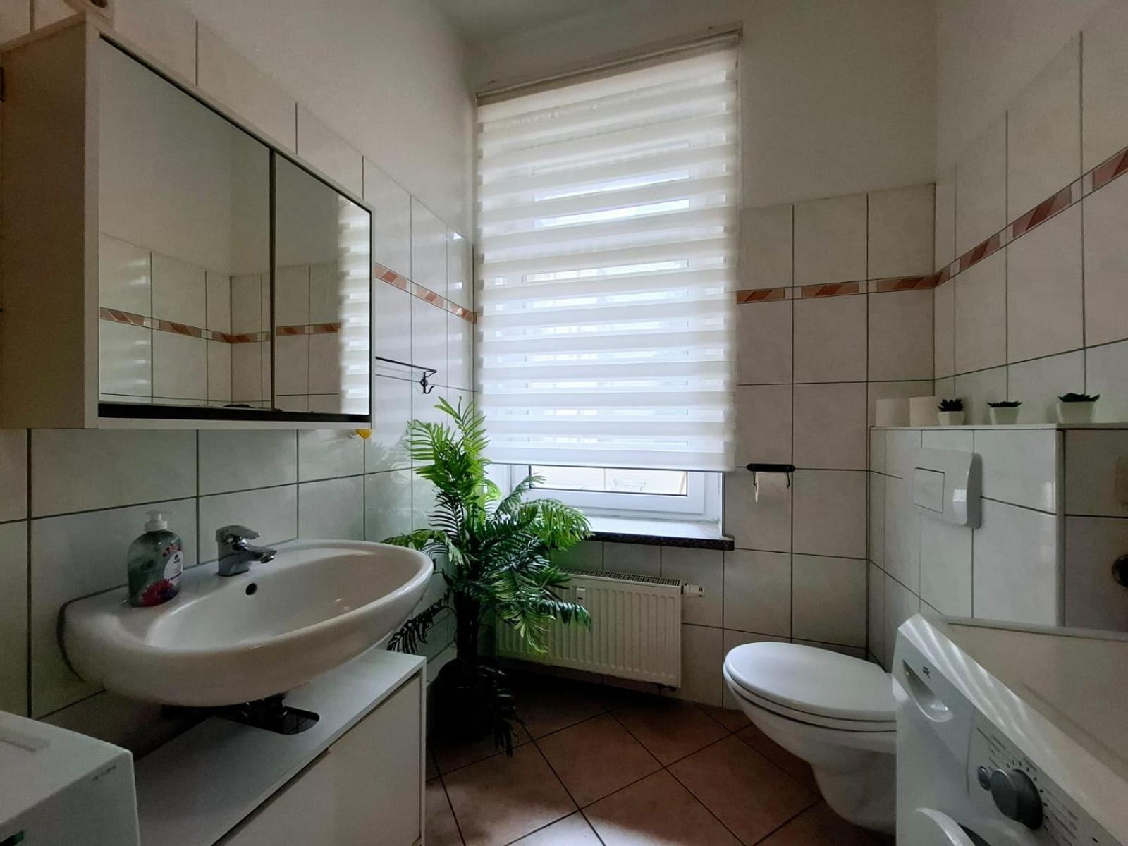 Altbauwohnung Direkt An Der Karli Mit Balkon - Netflix Inklusive Leipzig Buitenkant foto
