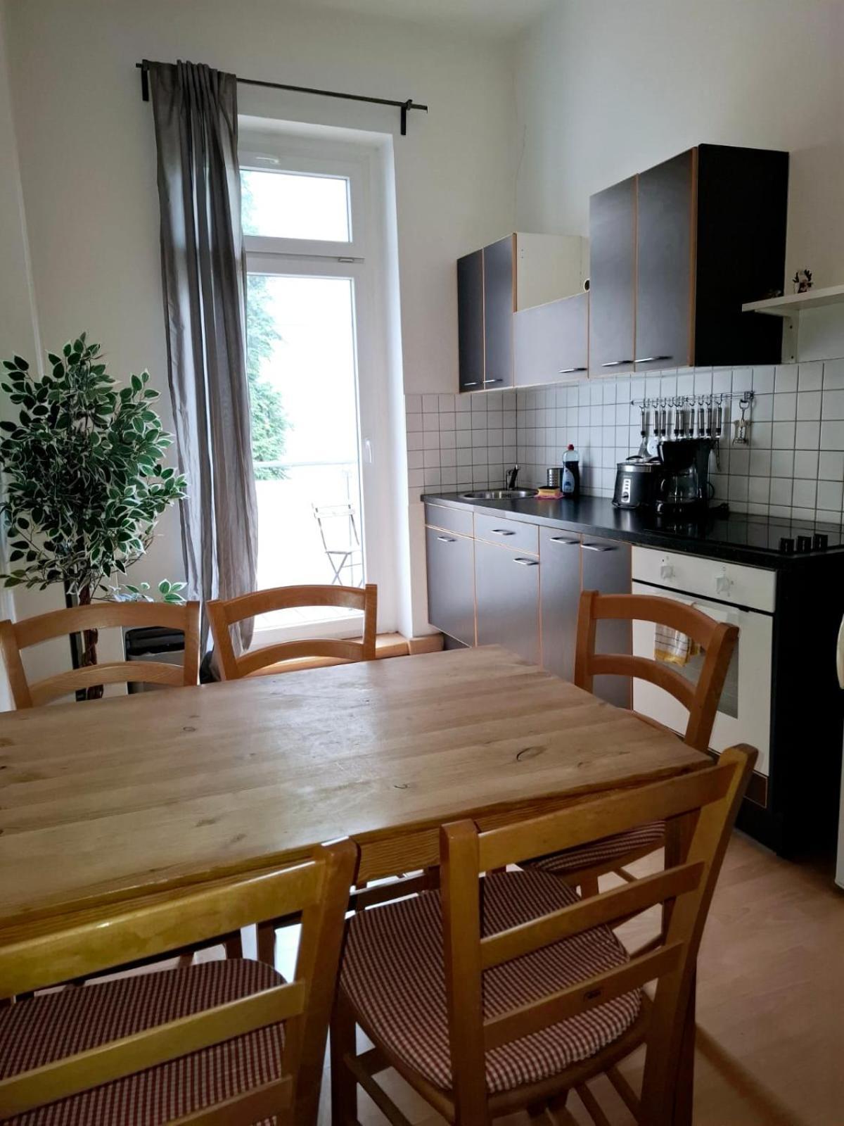 Altbauwohnung Direkt An Der Karli Mit Balkon - Netflix Inklusive Leipzig Buitenkant foto