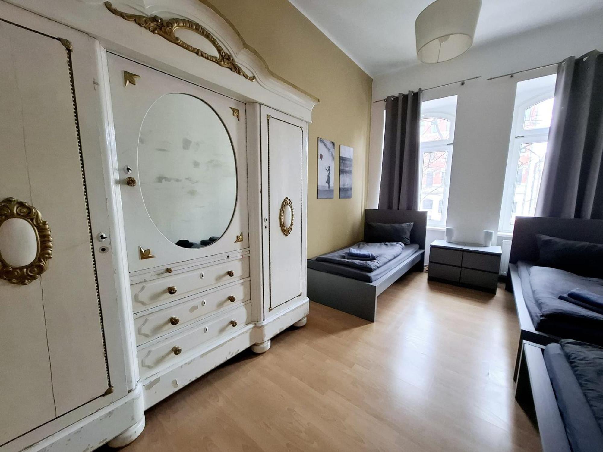 Altbauwohnung Direkt An Der Karli Mit Balkon - Netflix Inklusive Leipzig Buitenkant foto