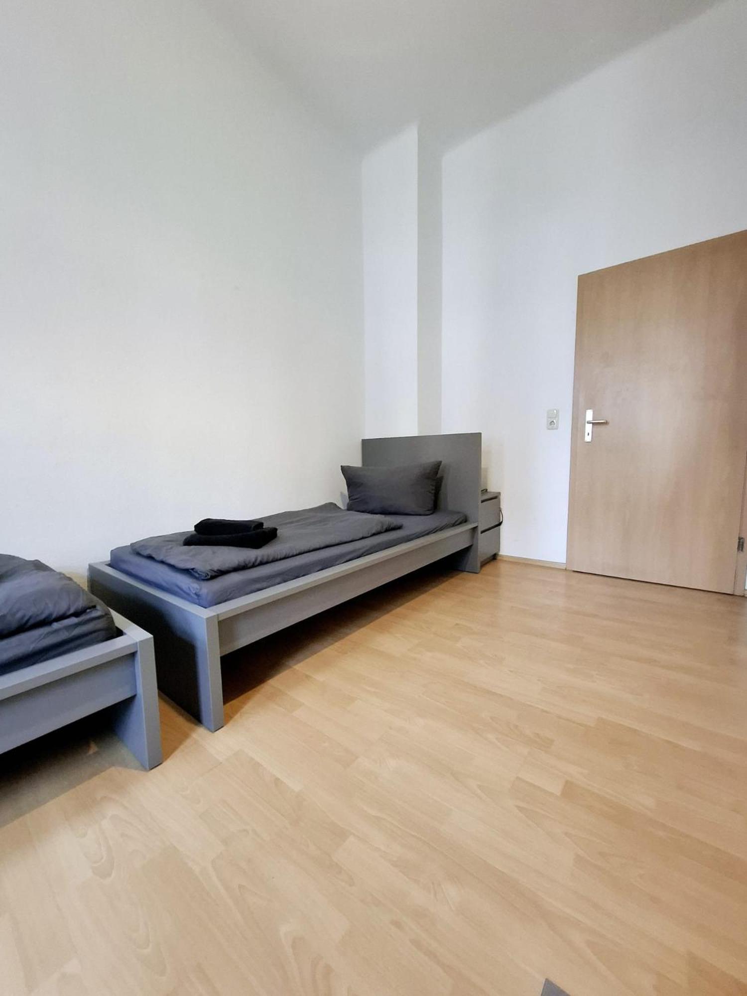 Altbauwohnung Direkt An Der Karli Mit Balkon - Netflix Inklusive Leipzig Buitenkant foto