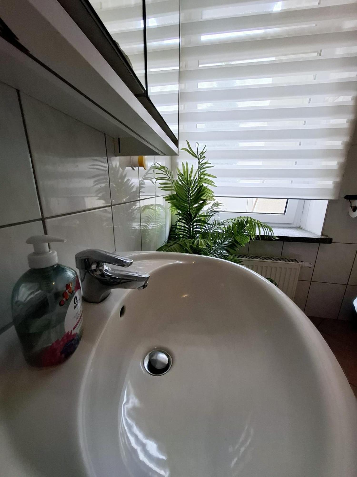 Altbauwohnung Direkt An Der Karli Mit Balkon - Netflix Inklusive Leipzig Buitenkant foto