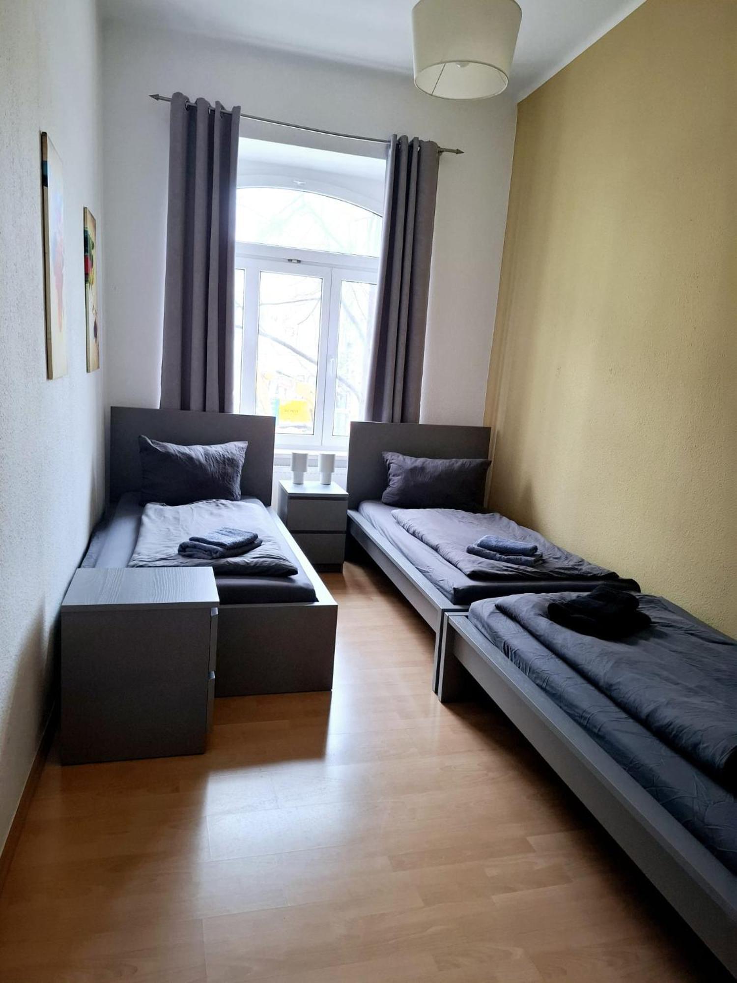 Altbauwohnung Direkt An Der Karli Mit Balkon - Netflix Inklusive Leipzig Buitenkant foto