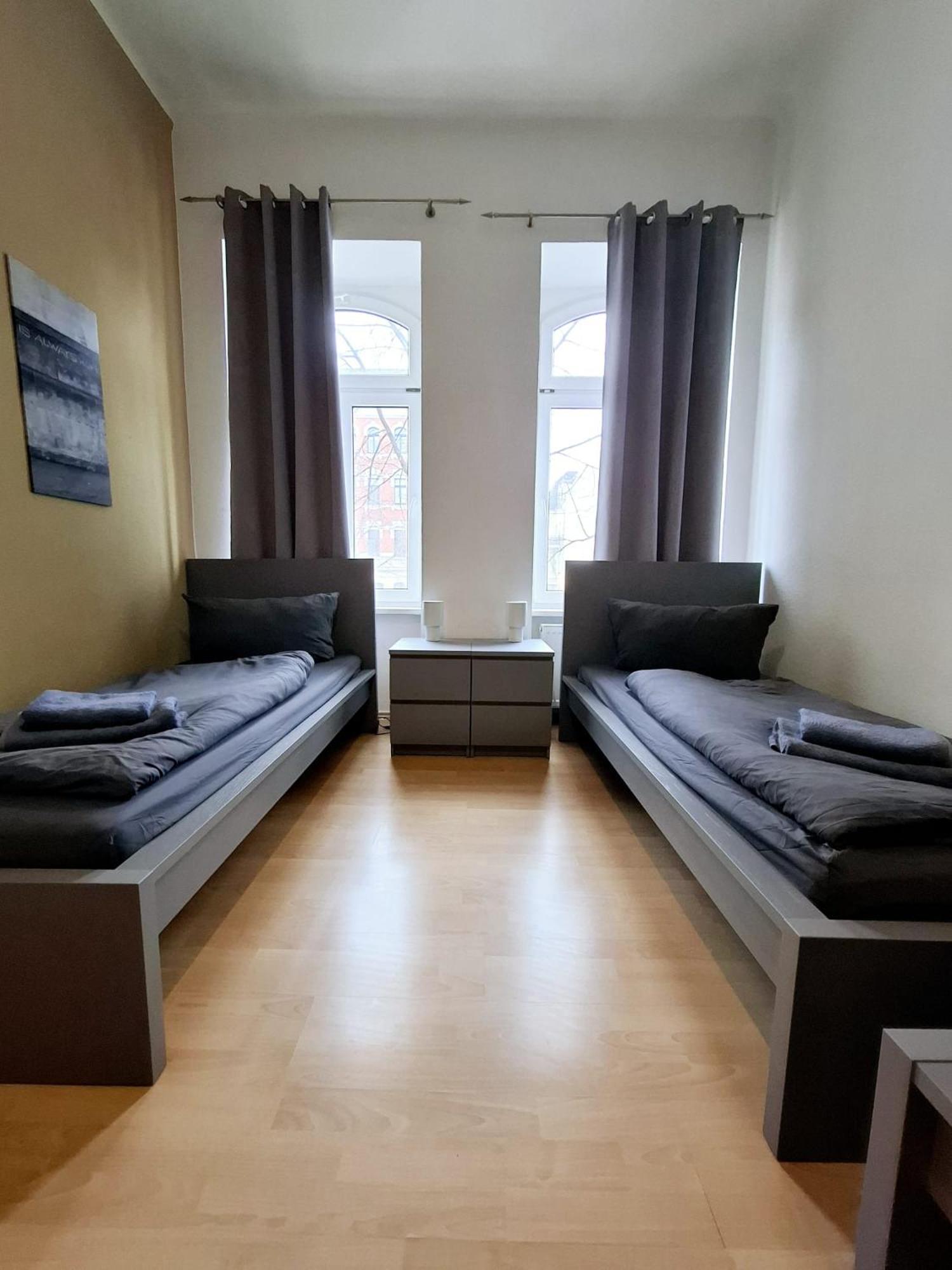Altbauwohnung Direkt An Der Karli Mit Balkon - Netflix Inklusive Leipzig Buitenkant foto